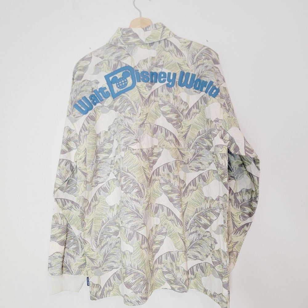 NWT DISNEY PARKS Spirit WDW Spellout Linen Jungle Tropical Banana Leaf Shirt